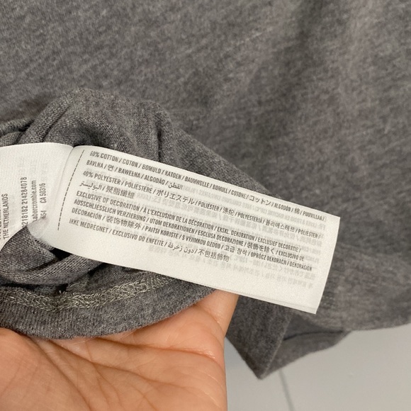 Abercrombie Kids Girls Gray Long Sleeve With Cherry Detail Size 9/10 NWT - Picture 5 of 5